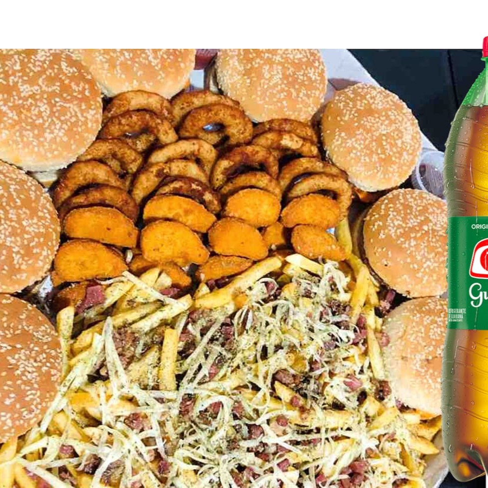 Este combo chegou para fazer a combinação perfeita para 8 pessoas!  8 burguer, nuggets, anéis de cebola empanadas, batata frita c/ calabresa defumada, mussarela derretida, com aquele delicioso aroma de orégano e molhos com Guaraná antárctica geladinho ou Pepsi. Hmmm, Que delicia...  Enviamos O Refri Disponivel No Estoque.