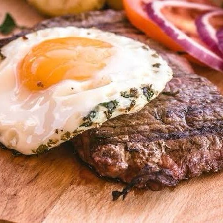 1 pedaço de contra filé   -Feijão, arroz, macarrão e fritas embalagem 500ml caso queira a retirada de algum item, por favor informar na observação do pedido!