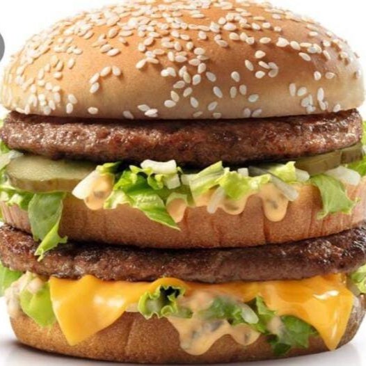 Delicioso pão de dois cortes de gergelim, com duas carnes de hamburguer de 60 gramas ( cada ), queijo cheddar, molho especial , alface.