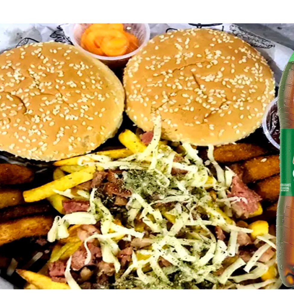 Este combo chegou para fazer a combinação perfeita para 2 pessoas!  2 burguer, nuggets, anéis de cebola, batata frita c/ calabresa defumada, mussarela derretida, orégano e molhos. Grátis: Guaraná antárctica 1,5l geladinho ou Pepsi 1,5l de acordo com a disponibilidade do estoque.  Enviamos O Refri Disponivel No Estoque.