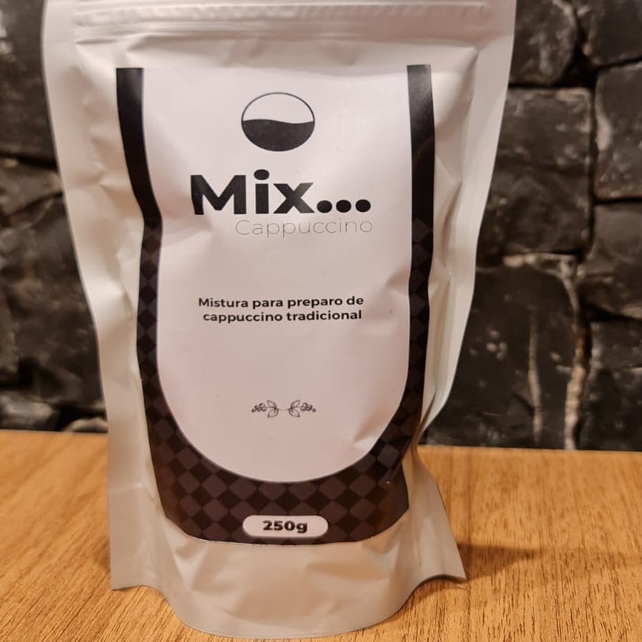 Nosso cappuccino exclusivo é produzido com uma receita especial que combina sabor, cremosidade e qualidade. Feito com ingredientes selecionados, é perfeito para quem ama um café encorpado com um toque suave de doçura. Produto próprio - só tem aqui Ideal para preparar quente ou gelado Embalagem com 250g – rende várias xícaras deliciosas!