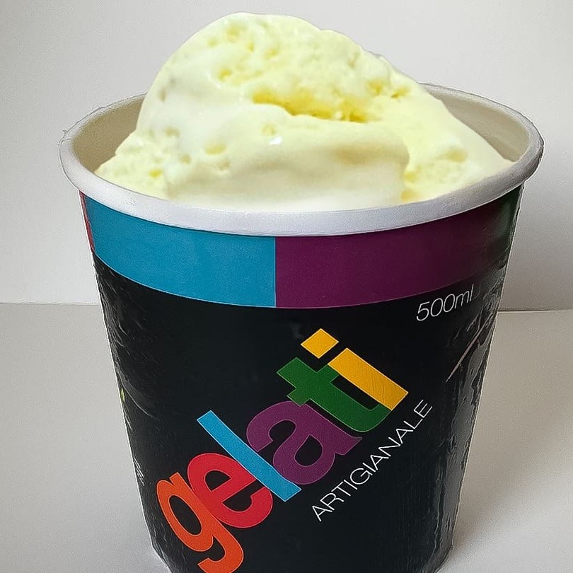 Nosso delicioso sorvete sabor pamonha é a combinação perfeita do sabor do milho mesclado com coco flocado