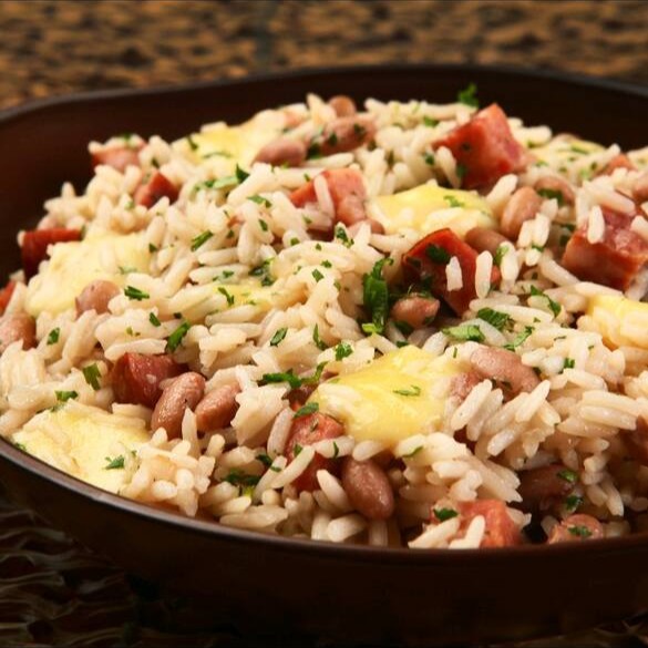 Leva baião de dóis queijo coalho ralado e coentro