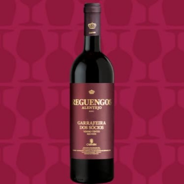 Vinho tinto seco, com aromas de passas, especiarias e baunilha, encorpado e final longo. Estagia mais 8 meses em barricas de carvalho português ou francês e repousa mais 1 ano na adega antes de ser comercializado.  Variedade de Uvas: Aragonês, Trincadeira e Castelão