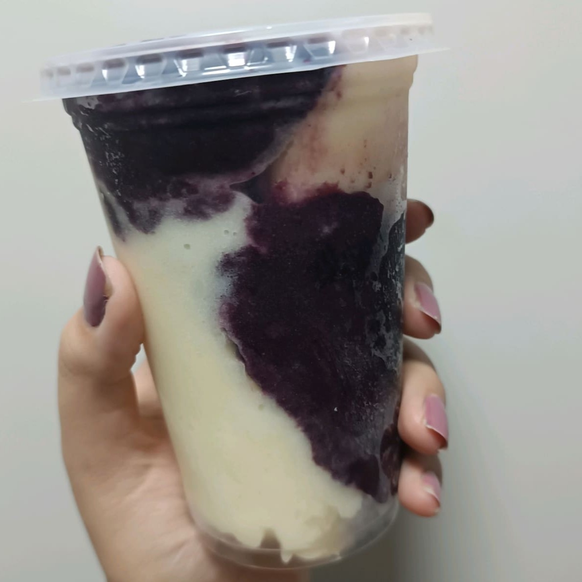 opo com 2 camadas de cupuaçu e 1 camada de açaí com 4 complementos. NÃO ENVIAMOS COMPLEMENTOS À PARTE