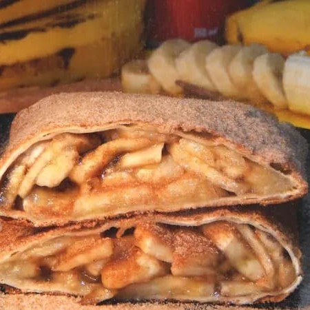 Pastel de banana com canela médio