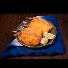 2 Filé de sardinha com 2 ovos frito leva arroz branco feijão farofa e um acompanhamento