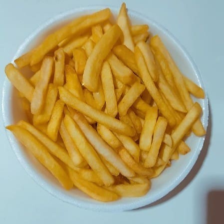 Acompanha: batata frita
