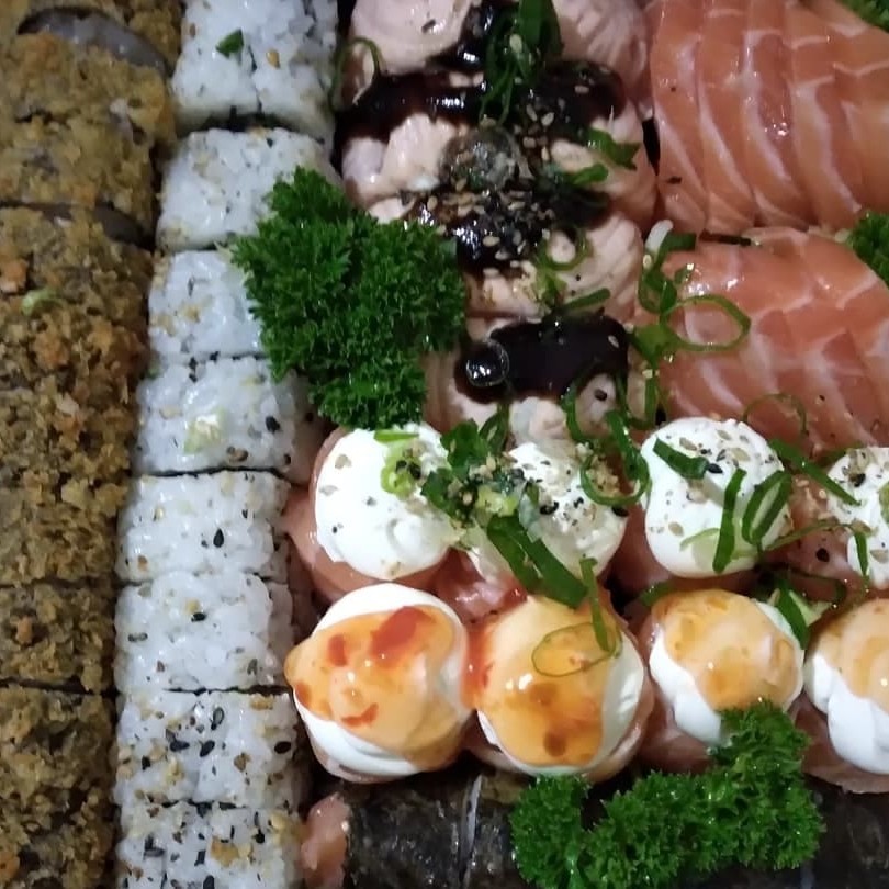 10sashimi 4 sushi massaricado 8 Joe 6 Filadélfia 10 salmom Make 10 uramaki skin 10 hot Filadélfia