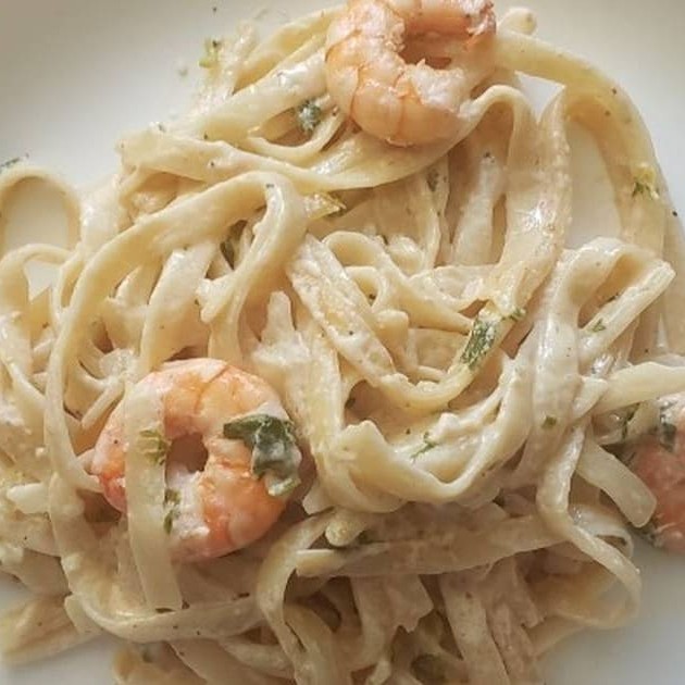 Massa ao molho de camarão - serve 2 pessoas