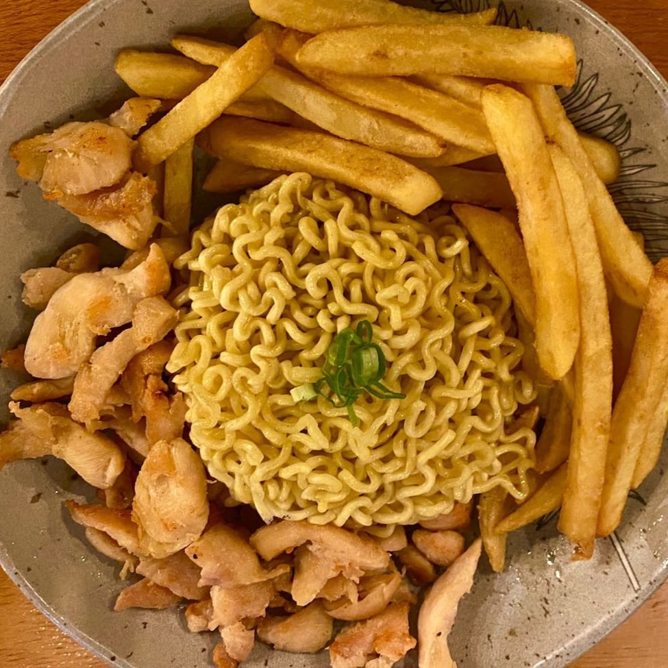 Frango, Lamen e Batata - Tamanho Único    ----------tags------------- Sushi/japa/culinária japonesa/sushi em casa / promoções/makimonos/Philadelphia/filadélfia/hot filadélfia/ hot Philadelphia/sunomono/entre grátis/combinados/Carpaccio/cevite/sashimi de salmão/sushi por 1 real / promoção de hot/temaki/yakissoba