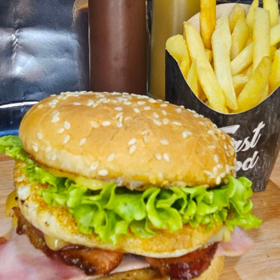 X Bacon + Batata + Guaracamp Ou Refri Lata