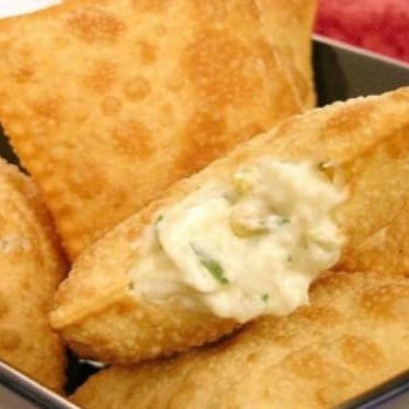 (cod.15) Muçarela + bacalhau + azeitona verde + ovo