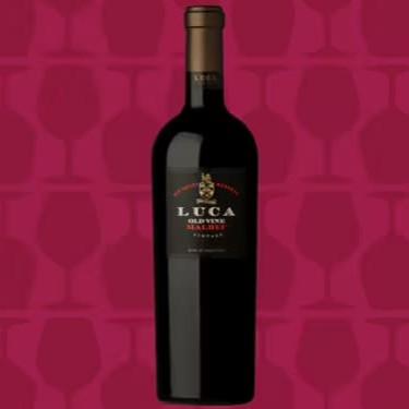 Elaborado pela talentosa Laura Catena, este Malbec poderoso e cheio de personalidade é sem dúvida um dos grandes vinhos da Argentina. Mostra muita classe, elegância e fantástica pureza, tendo recebido nada menos do que 95 pontos de James Suckling, premiado com 93 pontos pelo crítico Antonio Galloni e 92 de Robert Parker. Um vinho profundo e com muita alma, que enche a boca com camadas e mais camadas de fruta madura e finos taninos. Simplesmente inesquecível.