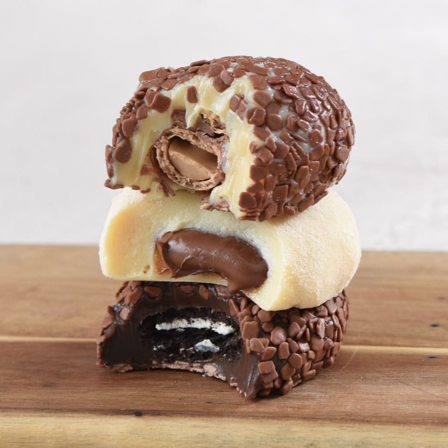 Nosso brigadeirão tem 120g e temos 3 sabores disponíveis, escolha o seu e se saboreie!