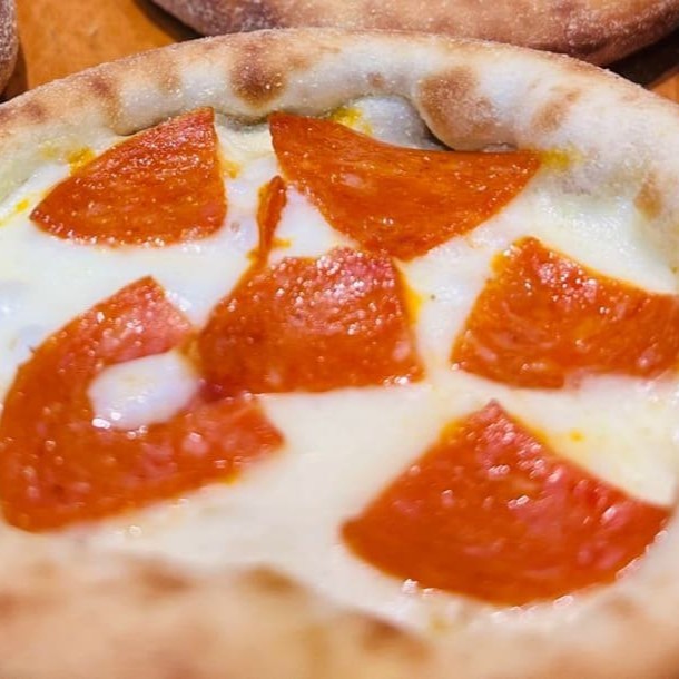 Pepperoni com queijo mussarela