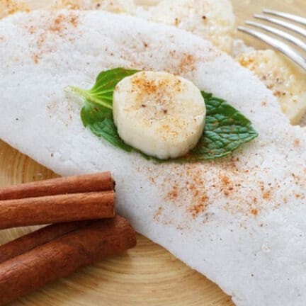 Saboreie a harmonia de coco, banana, canela e leite condensado, uma combinação que traz o melhor da doçura tropical.