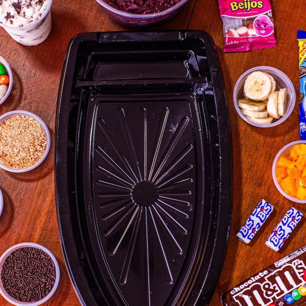 Peça e monte sua barca média em casa mesmo, todos os itens irão separados, com 1 litro de açaí e todos os itens selecionados por você.