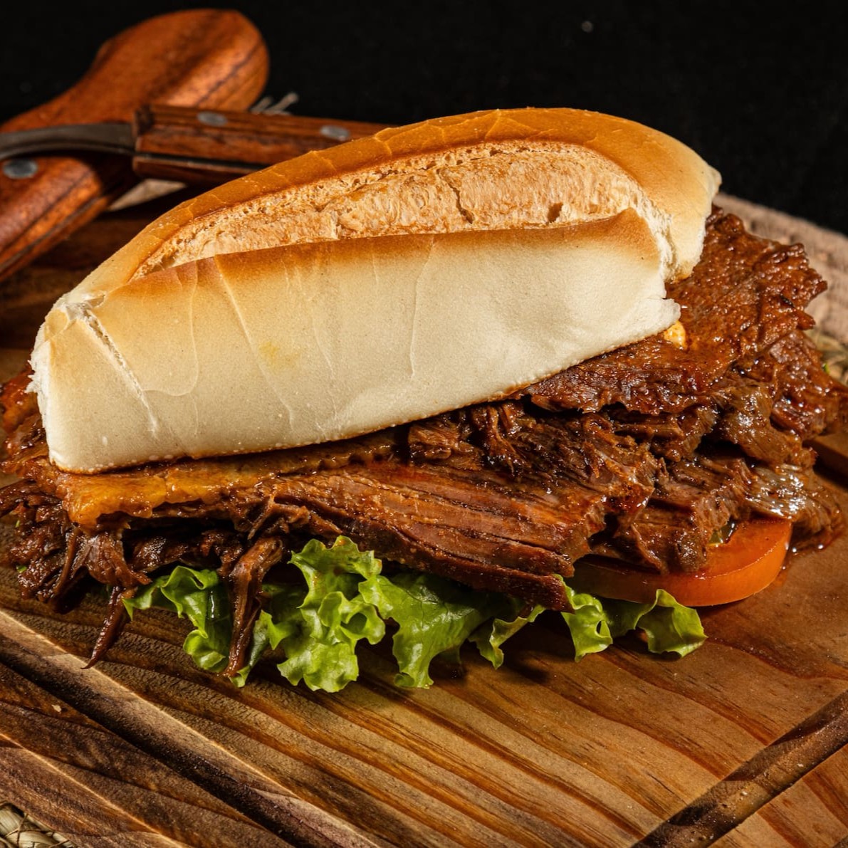 Pão Francês , Alface , Tomate , Duas Fatias Carne Assada