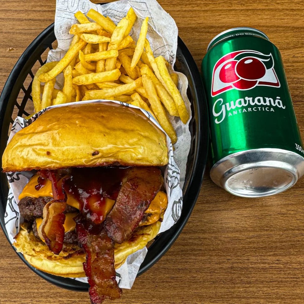 Hamburguer+fritas+refri lata 350ml