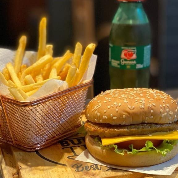 X-burguer  +  batata frita  + refri 250ml