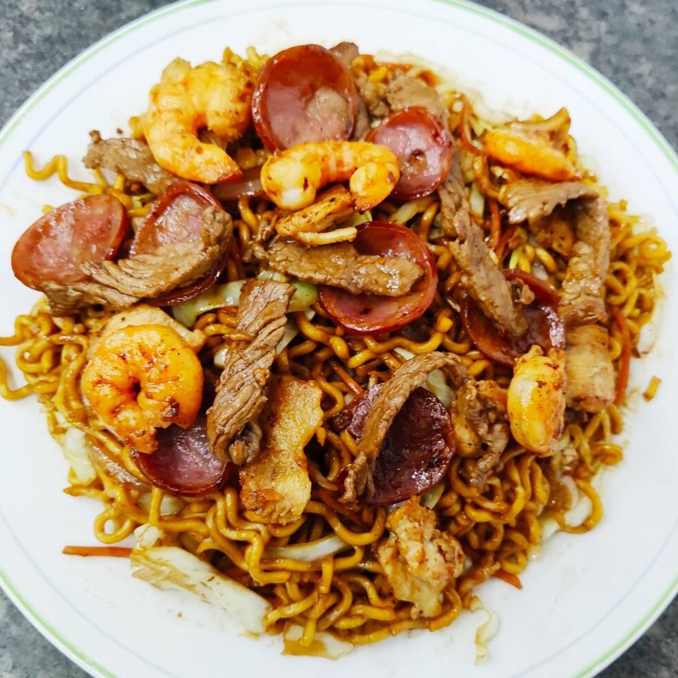 Camarao, Calabresa, Frango, Carne, Macarrao, Repolho, Cebola, Cenoura, Cebolinha, Shoyu e Tempero especial