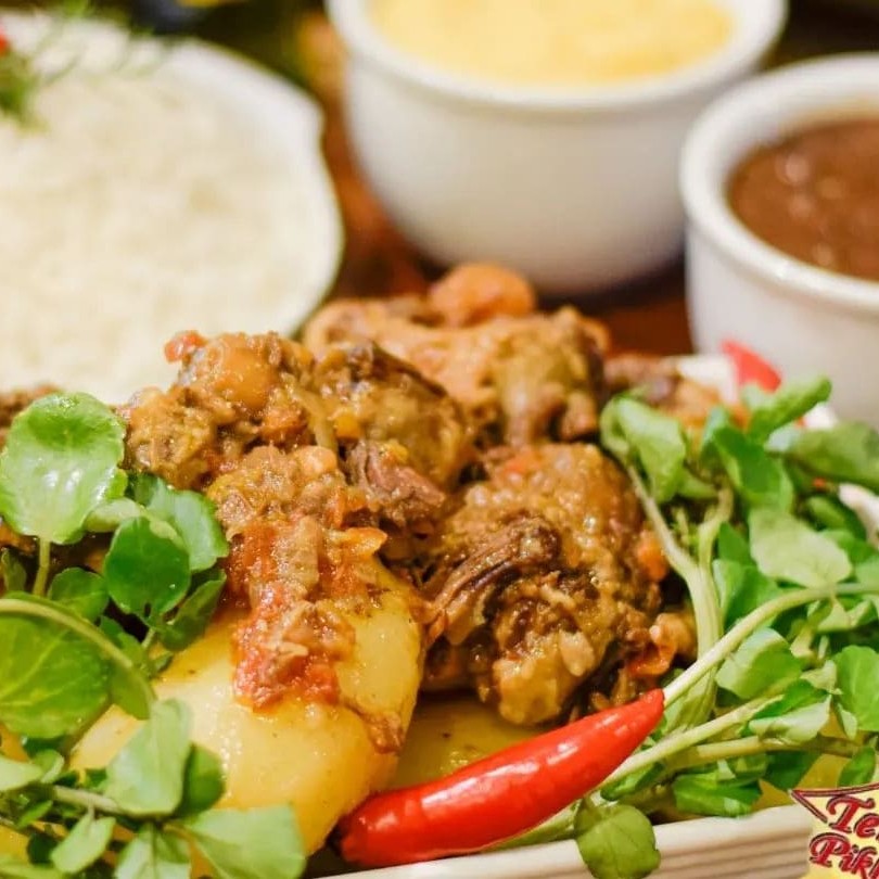Polenta, batatas cozidas, arroz e feijão. tempo de preparo de 40 minutos.