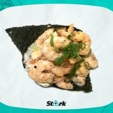 Alga, arroz, camarão, cebolinha e gergelim.