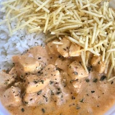 Acompanha: Arroz e fritas