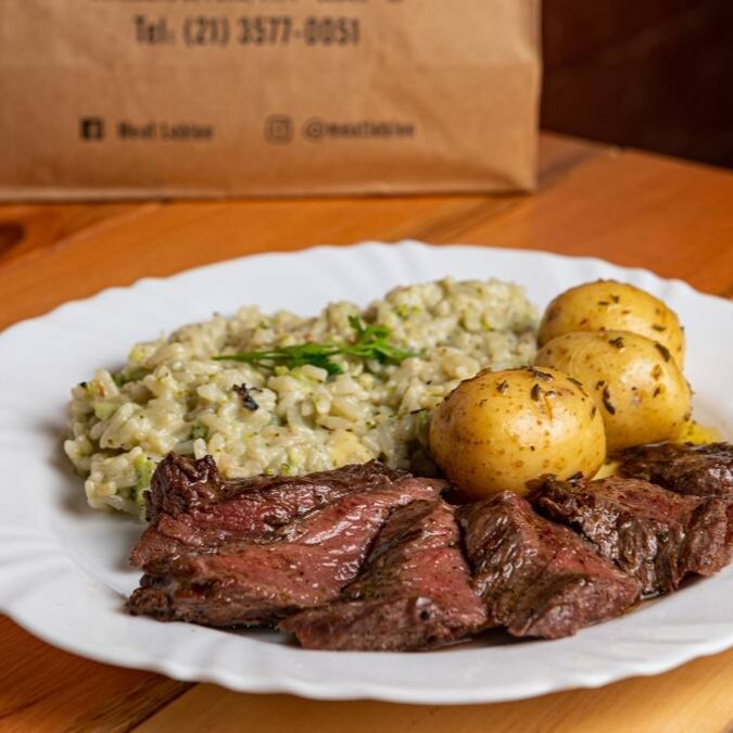Arroz cremoso de brócolis com gorgonzola e batata frita