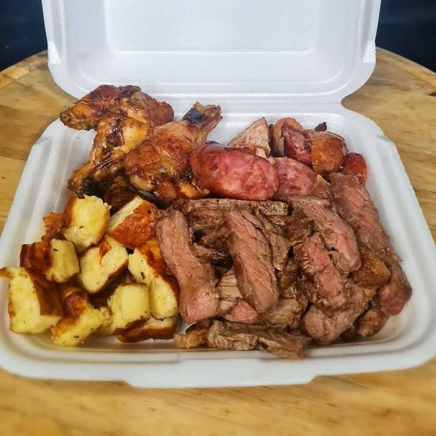 4 Drumets;  3 Linguiças;  2 Porções de Coração (10 Corações em cada Porção); 200g Picanha Maturatta.