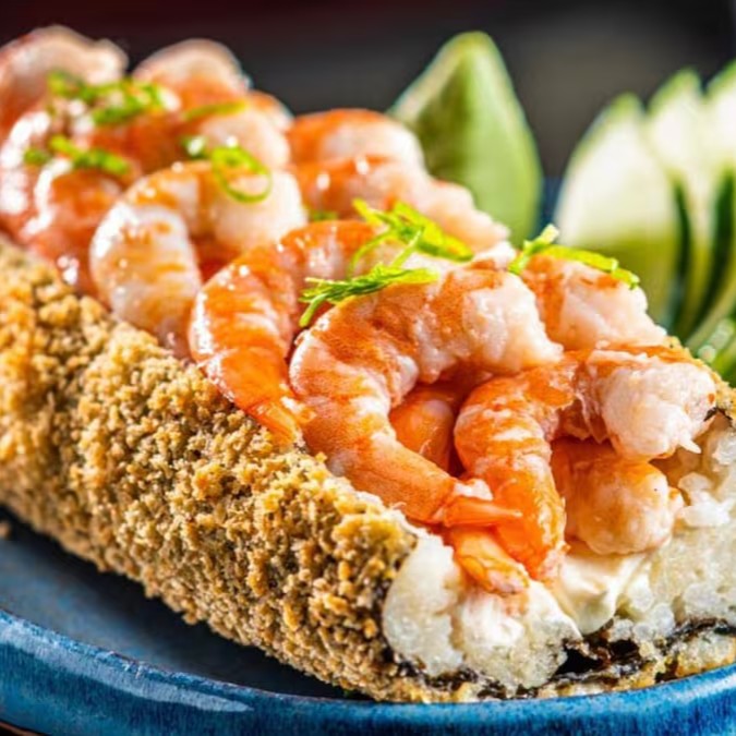 Massa crocante, camarão, cream cheese, arroz e cebolinha