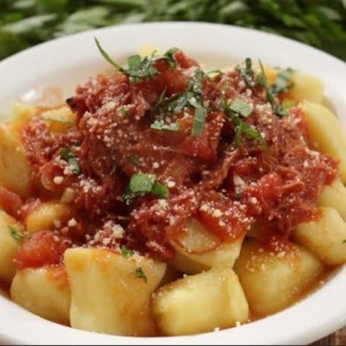 Transforme sua refeição em uma experiência personalizada com o nosso Monte o Seu Gnocchi, Este prato especial permite que você crie o gnocchi dos seus sonhos, ajustando cada detalhe para atender exatamente ao seu paladar.