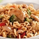 Combinação especial do nosso macarrão com frango e legumes