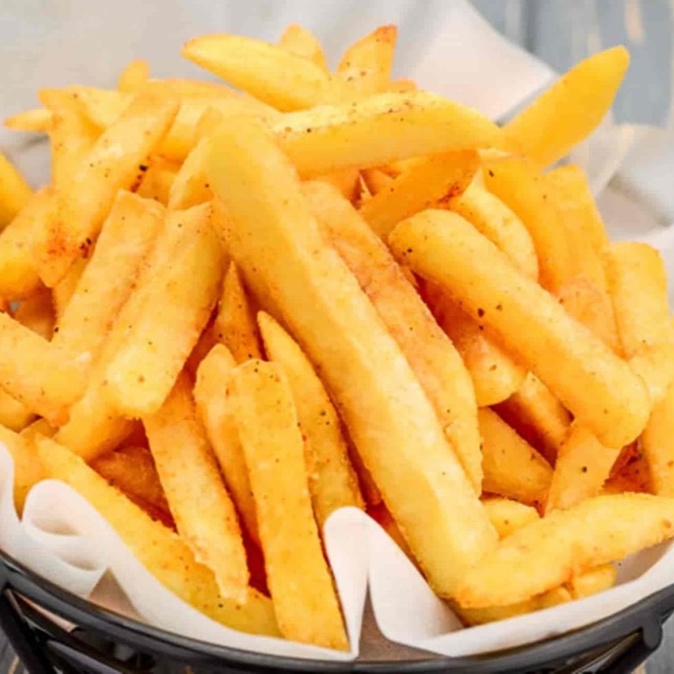 Porção de 400g de batata frita preparada na hora