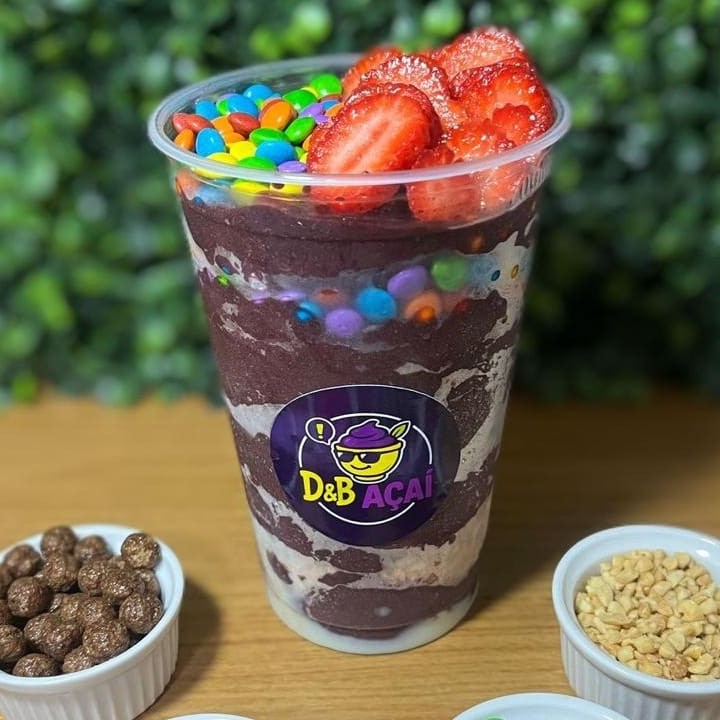 Experimente o açaí de 700ml, ideal para os amantes de açaí. Escolha até 5 acompanhamentos, oferecendo um sabor irresistível. **ATENÇÃO, ADICIONAL DE NINHO OU NUTELLA É PASSADO EM VOLTA DO COPO COMO TRUFADO, CASO QUEIRA EM CAMADA FAVOR COLOCAR NA OBSERVAÇÃO DO SEU PEDIDO**