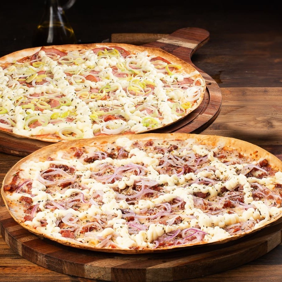 Escolha 2 sabores para cada Pizza Grande 35cm Meio a Meio.