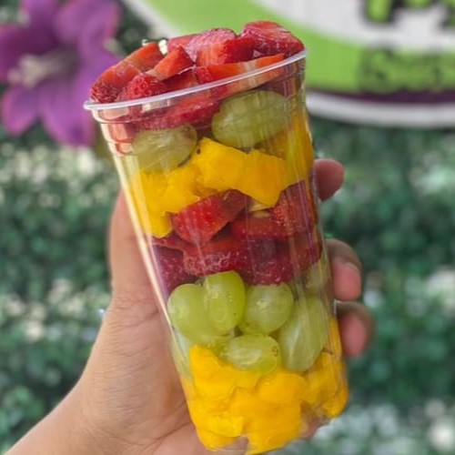 Uma maravilhosa salada de  Frutas sempre bem Fresquinhas!!!