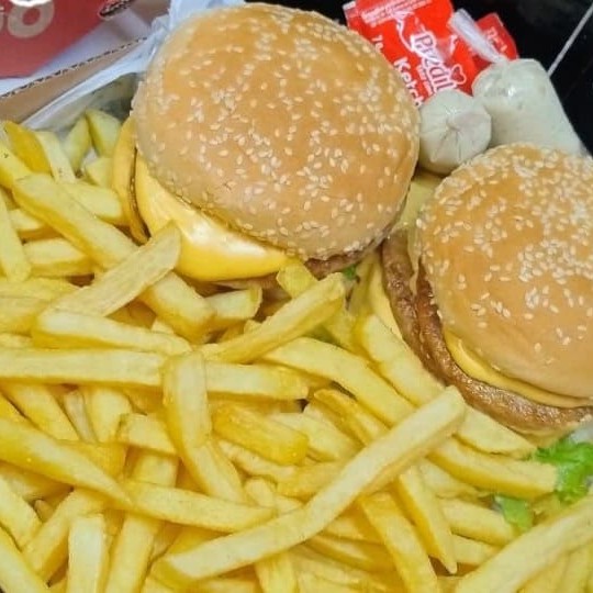 2 lanche triplo cheddar + Batata