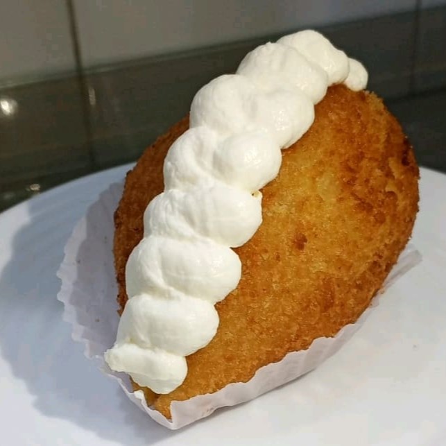 Coxinha de frango com requeijão