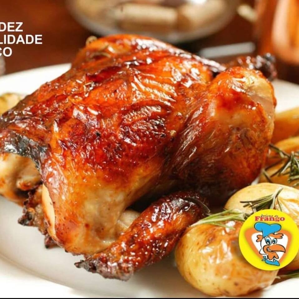 Frango assado com batata e farofa