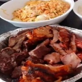 Acompanha: Arroz, Batata frita, Farofa, Vinagrete e Carne