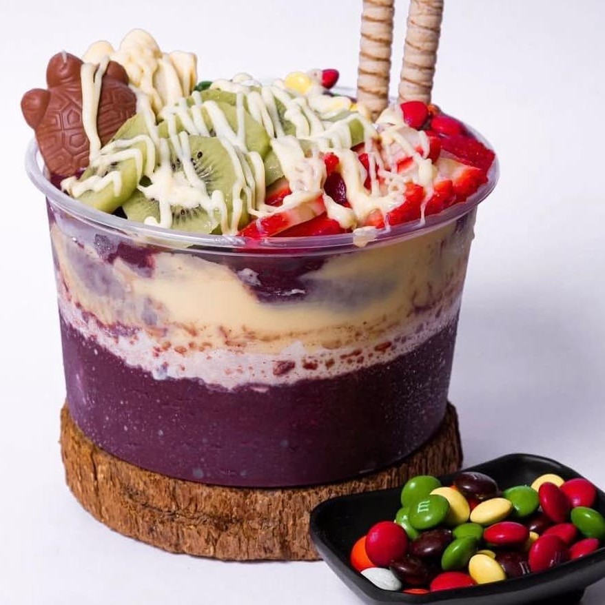 Açaí batido exclusivo do Marujo, peça do seu jeito.  Coloque em observação os detalhes do seu pedido, caso os potes forem diferentes algum detalhe, como cobertura ou exceção de algo.