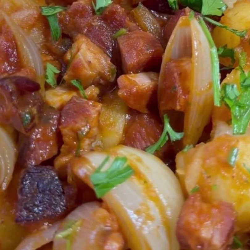 Batata cebola bacon cheiro verde e extrato de tamate