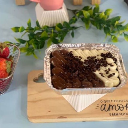 Uma base deliciosa de Brownie com cobertura de brigadeiro gourmet e brigadeiro gourmet de Leite Ninho e finalizado com granulé Melken. Peso médio: 220g.  promoção , cupom , oferta , morango , sobremesa , red velvet , banoffe , pudim , doce de leite , Dia dos namorados , festa junina , bolo gelado , Ninho , trufado , cone , café , frete grátis , presente , coxinha , gostoso , preço baixo , combo , promo , Doces , bolos , brigadeiro , docinhos , bolo vulcão , aniversario , coco , bolo de pote , gelado , chocolate , Pipoca gourmet , biscoito amanteigado, empada , frango , pistache , frutas vermelhas , geleia , coca , refri , combo , salgado , mousse , entrega rápida , grátis , 0800 , desconto , almoço barato , Nutella , brownie recheado , lanche barato , afogadinho , empada , cookies , cookie recheado , cookie americano , fatia recheada