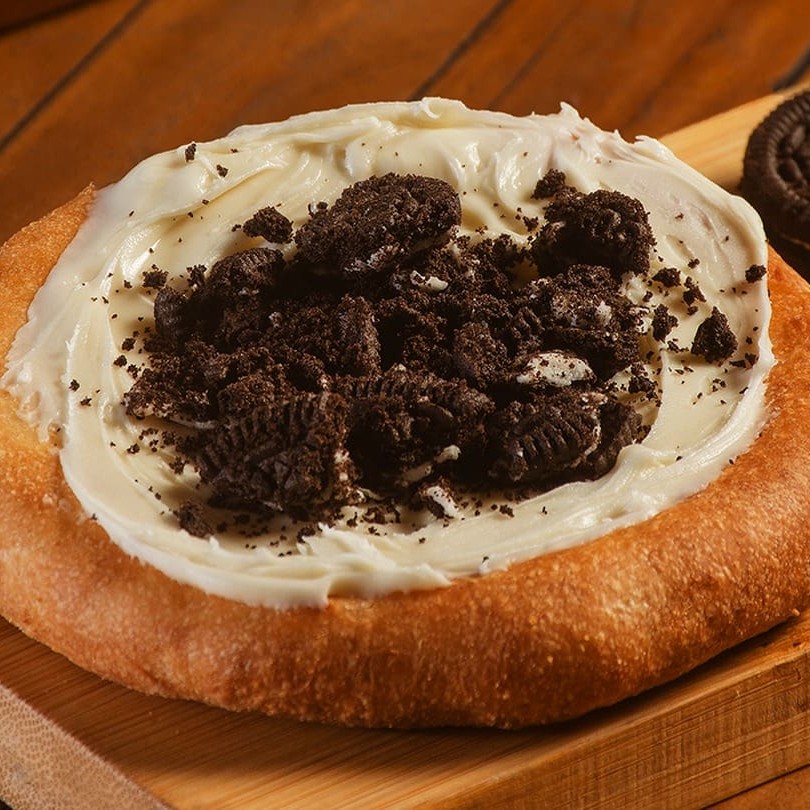 Chocolate branco com Oreo em pedaços