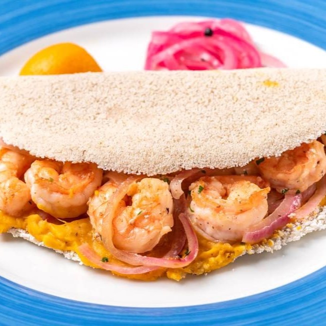 Tapioca de massa caseira, super recheada com camarão refogado na hora, mais 1 queijo e 5 acompanhamentos de sua preferência!  #acai #crepe #tapioca #salada #natural #fit #lowcarb #jardimcrepetapioca #lanche #francesa #crepesalgado #crepedoce #tapiocasalgada #tapiocadoce #Catupiry #frango #carneseca #costelabovina #camarão #salmão #salame #presunto #calabresa #peitodeperu #docedeleite #Nutella #romeuejulieta #chocolate #kinderbueno #Milka #nestle #lacta #pizza #hamburguer #artesanal