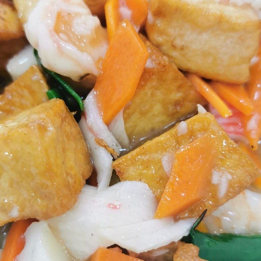 Preparado com camarão, lula e kani