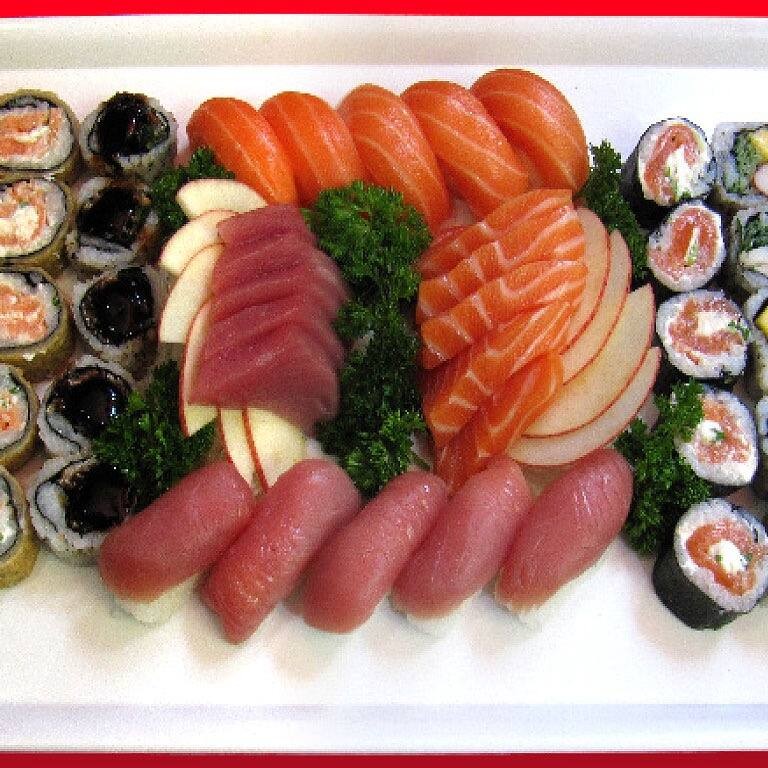 5 sashimi salmão, 5 sashimi atum, 5 sushi salmão, 5 sushi atum, 5 hot filadélfia, 5 califórnia, 5 skin roll