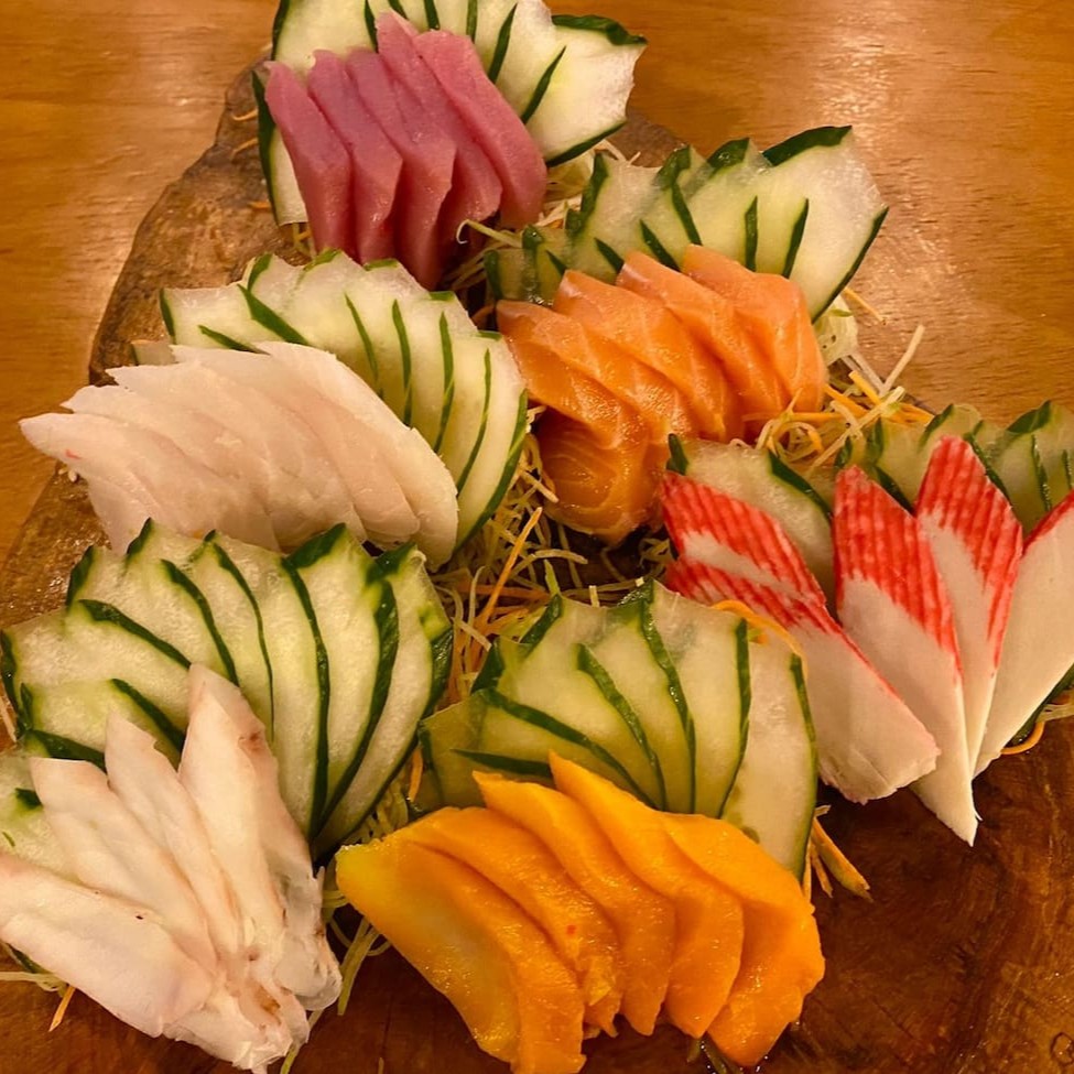Sashimis - 5 Salmão / 5 Atum / 5 Peixe Branco / 5 Kanni / 5 Polvo / 5 Haddock   ----------tags------------- Sushi/japa/culinária japonesa/sushi em casa / promoções/makimonos/Philadelphia/filadélfia/hot filadélfia/ hot Philadelphia/sunomono/entre grátis/combinados/Carpaccio/cevite/sashimi de salmão/sushi por 1 real / promoção de hot/temaki/yakissoba/promoção/entrega gratis/cream cheese/salmao/sushi